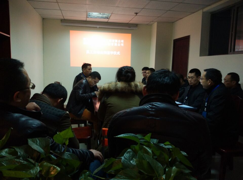 C:\Users\Administrator\Desktop\新建文件夾\CCA7181F45BE5581AAB917178E6BFA06.jpg